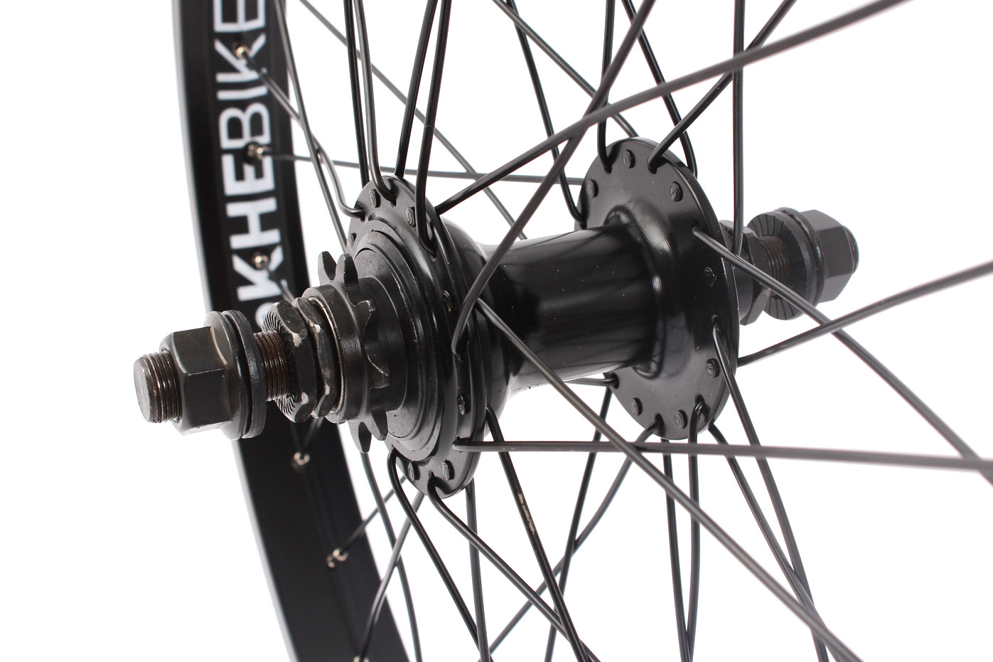 Schwarze Kassettennabe mit 9 Zahn Ritzel und 170mm langer Achse mit 14mm Gewinde